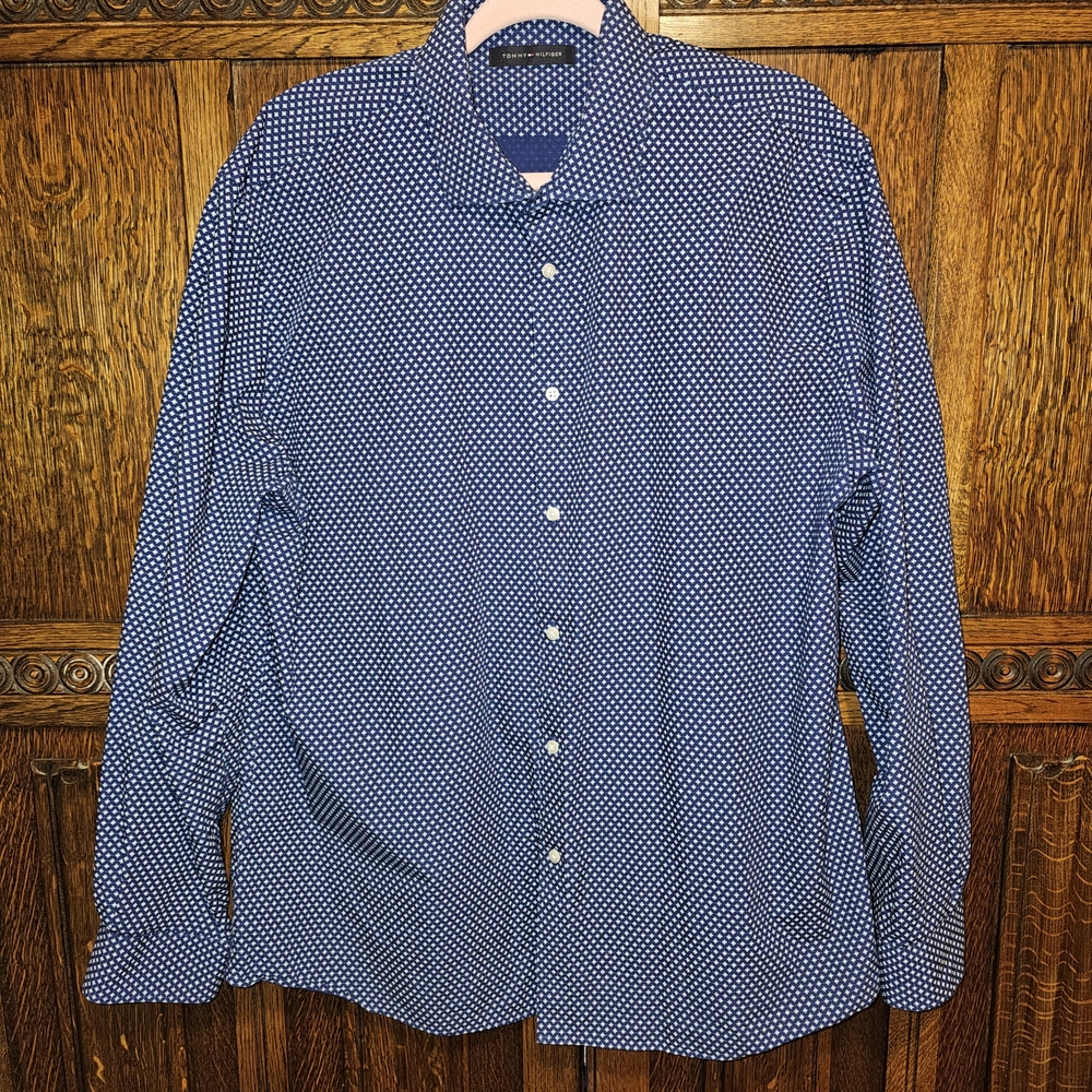 NWOT Tommy Hilfiger - Mens Dress Shirt